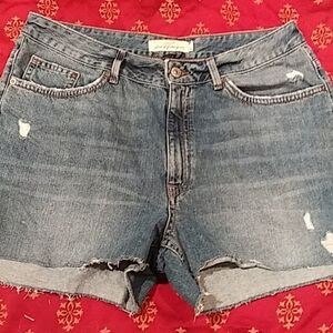 H& m short  